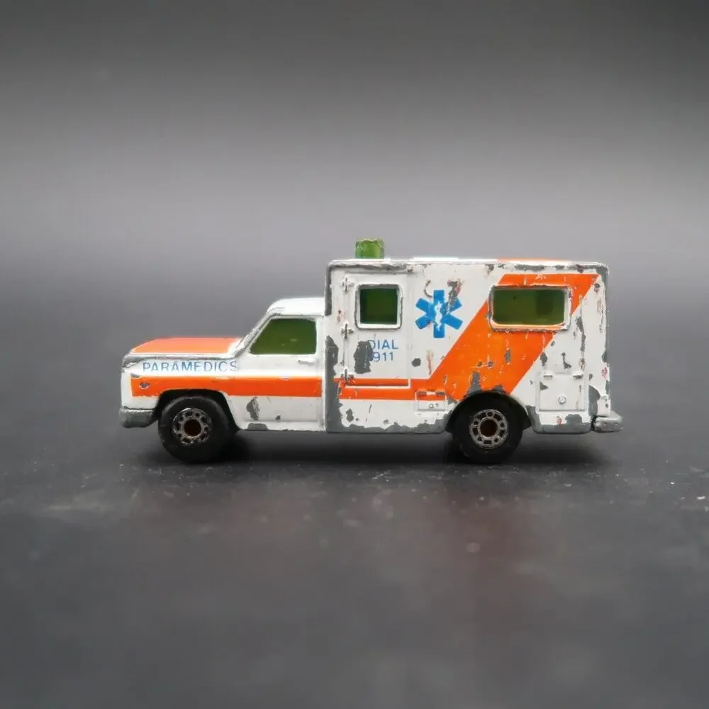 Matchbox Diecast Cars Set of 2 1:64 Scale Ambulance Rescue Vehicle PLEASE READ